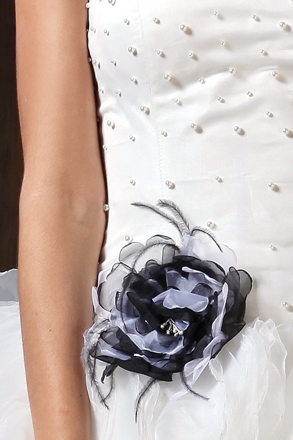 Floor Length Organza Princess Wedding Gown with Mini Train - Click Image to Close